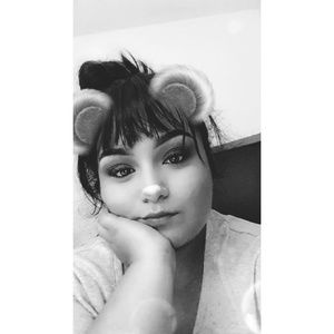Meet your Posher, Janeth